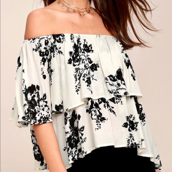 Lulus Tops - Lulu’s Black & Cream Off Shoulder Top Size S